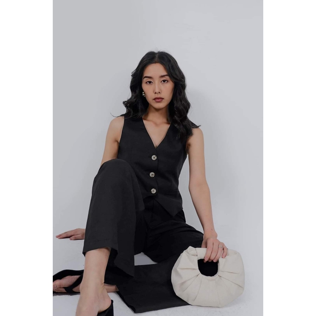 ''Vợ quốc dân'' Phương Ly: U35 vẫn xinh đẹp mơn mởn, thêm gu thời trang sành điệu càng giúp "hack tuổi" trẻ trung- Ảnh 14. ''Vợ quốc dân'' Phương Ly: U35 vẫn xinh đẹp mơn mởn, thêm gu thời trang sành điệu càng giúp "hack tuổi" trẻ trung- Ảnh 14.