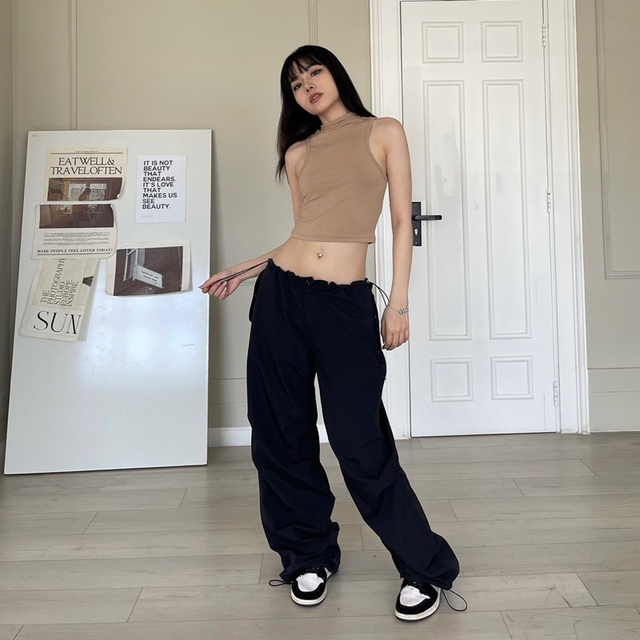 ''Vợ quốc dân'' Phương Ly: U35 vẫn xinh đẹp mơn mởn, thêm gu thời trang sành điệu càng giúp "hack tuổi" trẻ trung- Ảnh 11. ''Vợ quốc dân'' Phương Ly: U35 vẫn xinh đẹp mơn mởn, thêm gu thời trang sành điệu càng giúp "hack tuổi" trẻ trung- Ảnh 11.