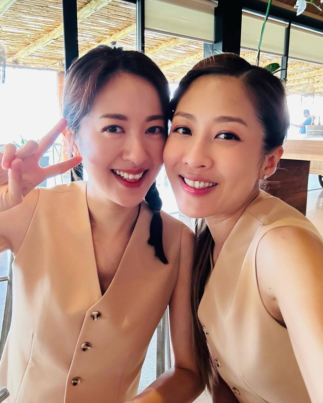 Mã Quốc Minh "khóa môi" bà xã cực ngọt trong hôn lễ, dàn sao TVB rơi nước mắt vì hạnh phúc cho chú rể- Ảnh 10.
