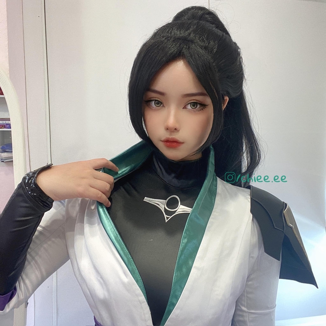 Vào vai Ahri, gái xinh bùng nổ tương tác, danh tính tưởng xa lạ hoá ra "Thánh nữ cosplay"- Ảnh 3.