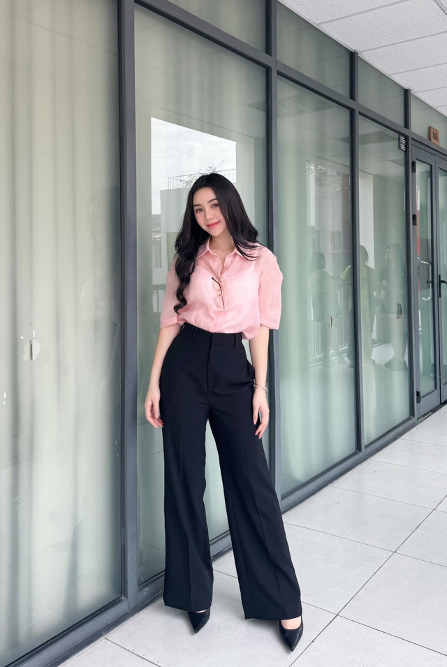 Style đi làm của ''cô giáo Nguyệt'' Quỳnh Kool: Đơn giản nhưng thanh lịch, đặc biệt yêu thích 2 item- Ảnh 1.