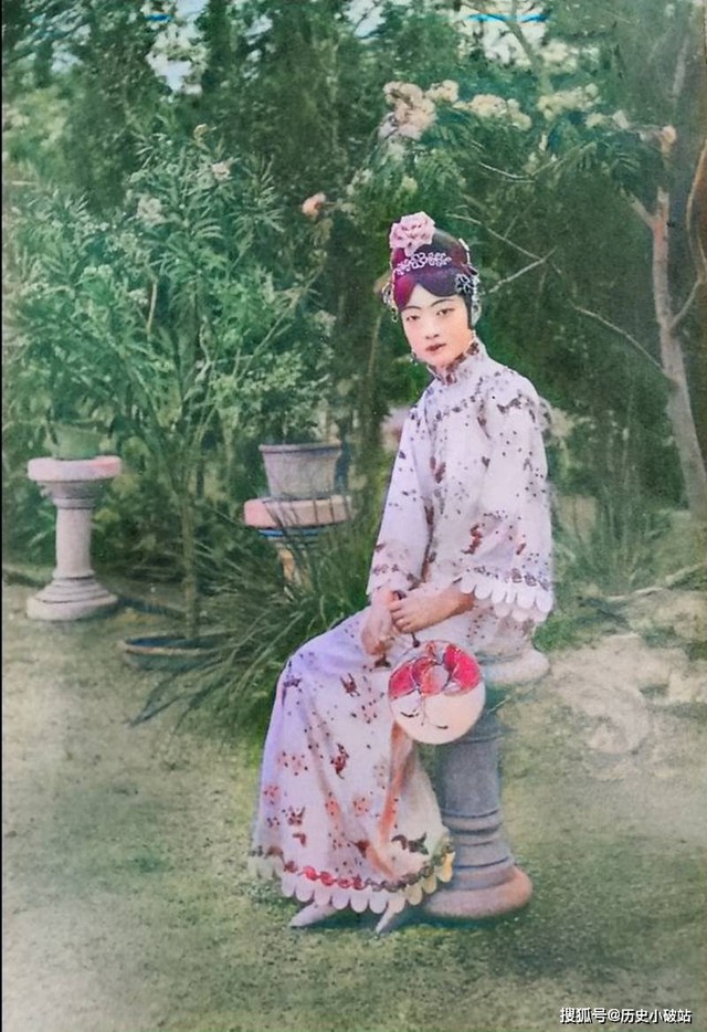 Ảnh màu cực hiếm của Uyển Dung - vị Hoàng hậu của sự thanh lịch và thời thượng- Ảnh 4.