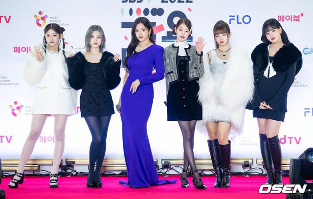 Style thảm đỏ của IVE: Jang Wonyoung - Ahn Yujin liên tục được "push lố", nghi vấn chia đồ theo độ nổi tiếng?- Ảnh 5.