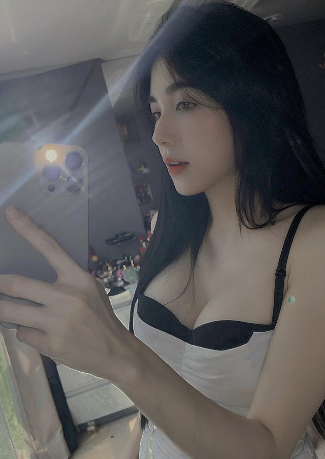 Khoe vóc dáng bầu bì vẫn quá "bén", hot girl Trân Mèo khiến dân tình xuýt xoa mãi không thôi!- Ảnh 4.