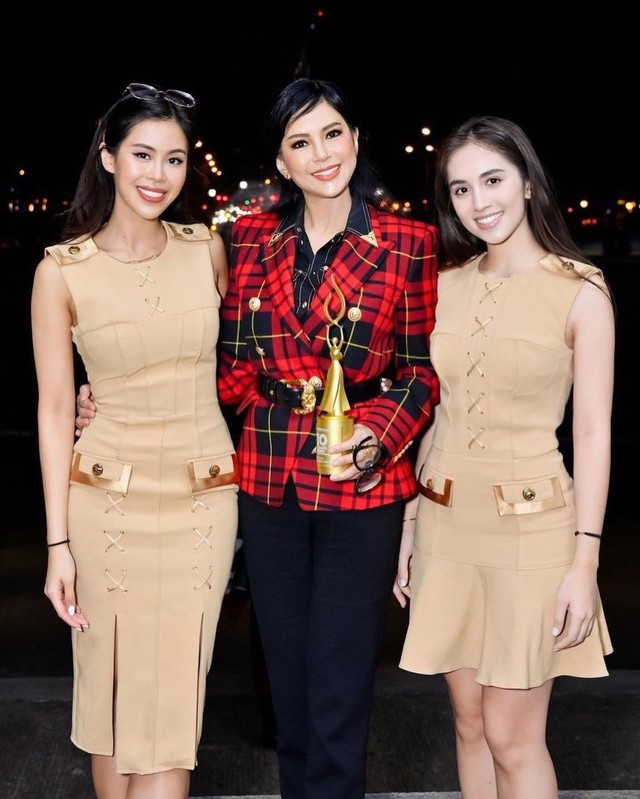 Bạn gái Hiếu Nguyễn có nét tương đồng gì với gia đình tỷ phú Johnathan Hạnh Nguyễn mà được khen hợp hào môn?- Ảnh 5. Bạn gái Hiếu Nguyễn có nét tương đồng gì với gia đình tỷ phú Johnathan Hạnh Nguyễn mà được khen hợp hào môn?- Ảnh 5.