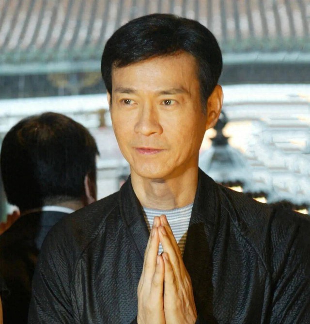 Sao nam được khen như "tổng tài hàng real" từ truyện bước ra, điển trai đến mức sự nghiệp toàn đóng vai chính- Ảnh 7. Sao nam được khen như "tổng tài hàng real" từ truyện bước ra, điển trai đến mức sự nghiệp toàn đóng vai chính- Ảnh 7.