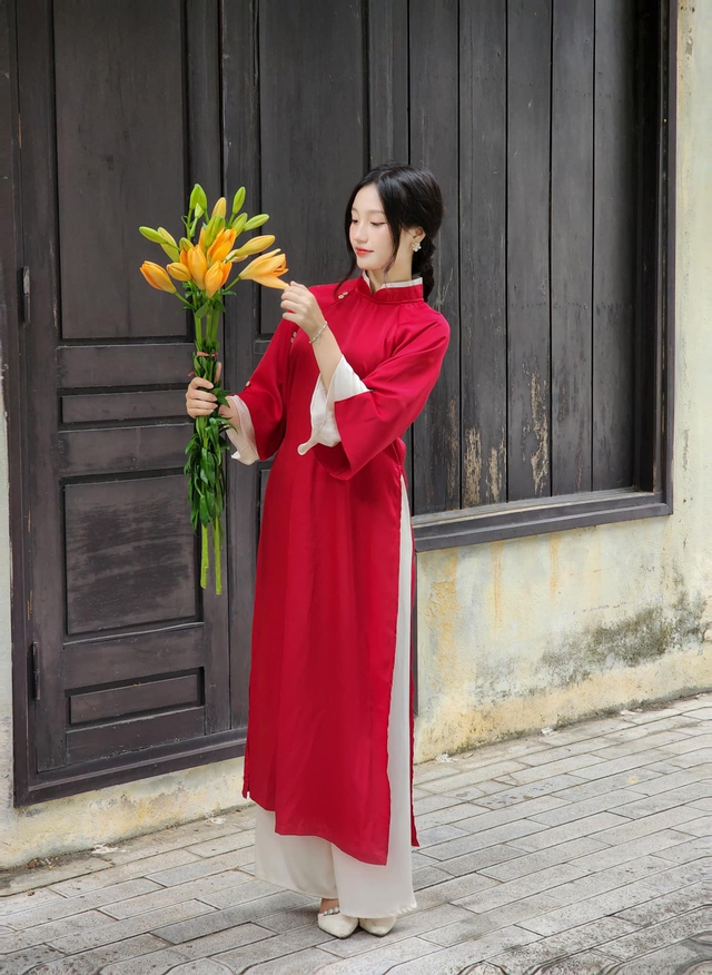 Áo dài trơn diện Tết: Nàng nào mê nét truyền thống, thanh lịch thì phải sắm ngay, giá chỉ từ 450.000 VNĐ- Ảnh 3.
