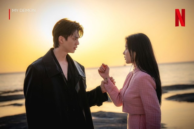 My Demon: Chỉ nhan sắc của Kim Yoo Jung - Song Kang thì chưa đủ, ngắm mãi rồi cũng chán!- Ảnh 2.