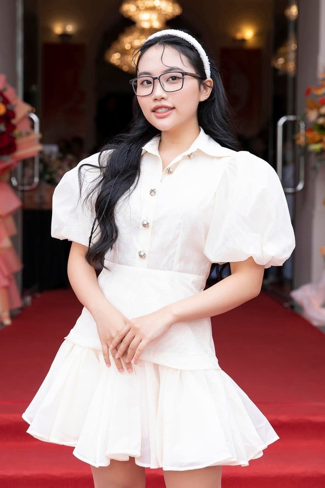 Tuổi 20 của Phương Mỹ Chi: Làm chủ tịch công ty, yêu đương năm 17 tuổi nhưng chưa có nụ hôn đầu- Ảnh 5.