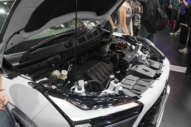 Ảnh thực tế Mitsubishi XForce sẽ về Việt Nam cuối năm nay: Màn hình 12,3 inch, nhiều công nghệ an toàn như Corolla Cross - Ảnh 12.