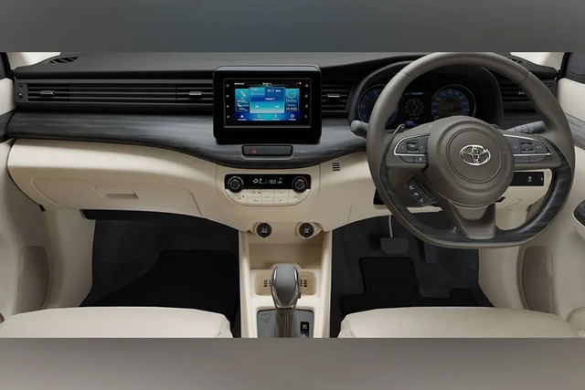 Toyota Rumion - Suzuki Ertiga gắn logo Toyota ra mắt - Ảnh 3.