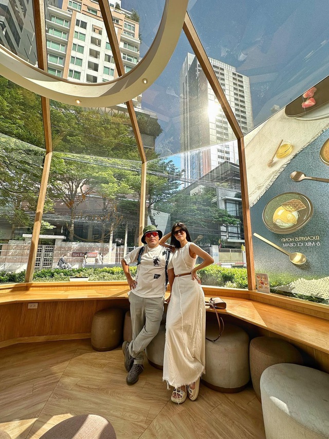 Đạo diễn Nguyễn Quang Dũng xả ảnh b&ecirc;n B&ugrave;i Lan Hương, đ&agrave;ng g&aacute;i chứng minh l&agrave; n&oacute;c nh&agrave; qua 1 h&agrave;nh động - Ảnh 2.