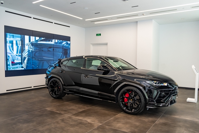 Bên trong showroom Lamborghini: Rộng 250m2 nhưng chỉ được trưng bày 2 xe và những tiêu chuẩn khắt khe của hãng siêu xe Ý - Ảnh 2.