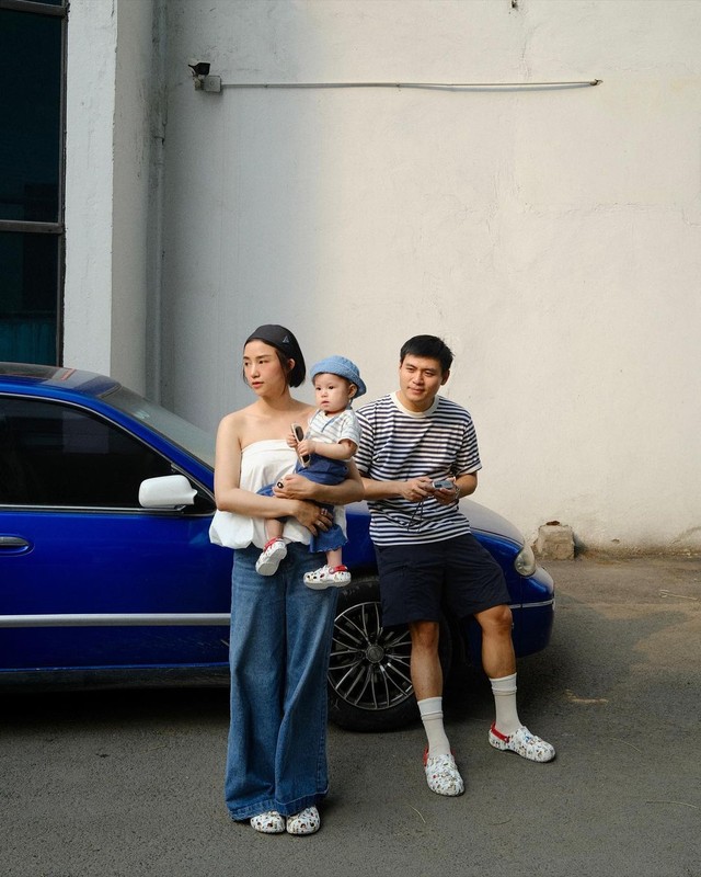 Ông xã Salim "gây sốt" mạng xã hội: Tổng tài tập đoàn may mặc lớn, về nhà "sơ hở là có tiểu phẩm" trêu vợ - Ảnh 8. Ông xã Salim "gây sốt" mạng xã hội: Tổng tài tập đoàn may mặc lớn, về nhà "sơ hở là có tiểu phẩm" trêu vợ - Ảnh 8.
