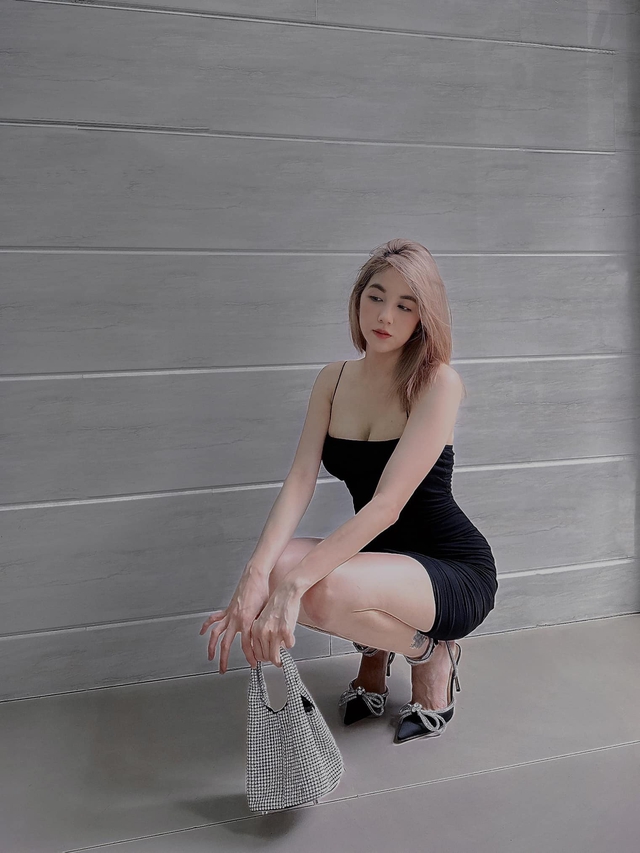 Bà xã Rambo khoe vóc dáng &quot;gái một con&quot;, quá đỗi nuột nà khiến chồng lập tức làm thơ - Ảnh 7.