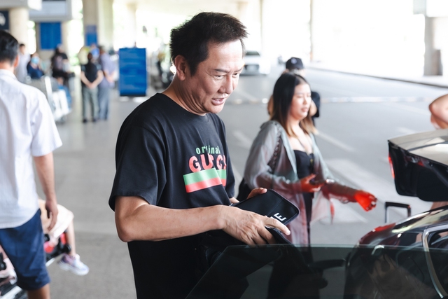 Thiên Ân và bà Phạm Kim Dung rạng rỡ đón tiếp ông Nawat sang Việt Nam, Thùy Tiên vắng mặt - Ảnh 6.