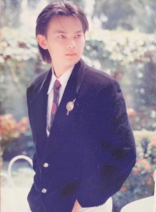 NSƯT Kim Tiểu Long: Từng phải bưng nước cho Kim Tử Long và cuộc sống tại Mỹ ở tuổi 49 - Ảnh 1.