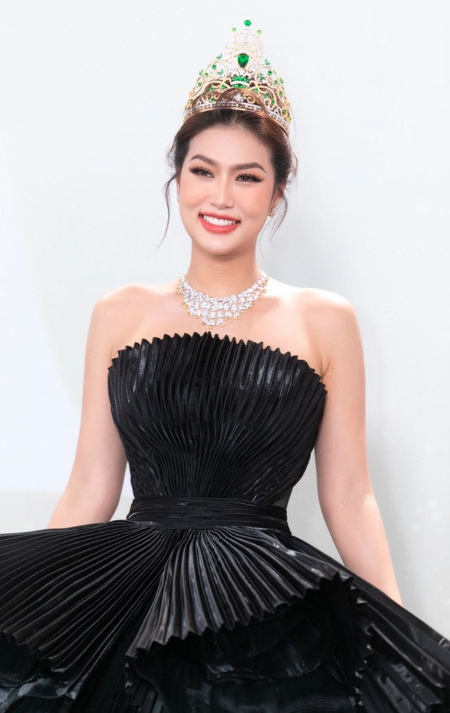 Cô gái đáng thương nhất đêm Chung kết Miss Grand Vietnam: Nghe nhầm tên lọt Top 20, ngậm ngùi quay về chỗ cũ - Ảnh 2.