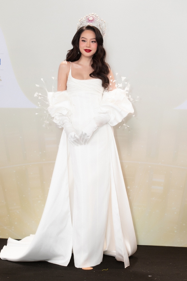 Dàn sao khủng đổ bộ Chung kết Miss Grand Vietnam: Trường Giang hộ tống Nhã Phương, Thùy Tiên - Phương Nhi đọ sắc nét căng - Ảnh 13.