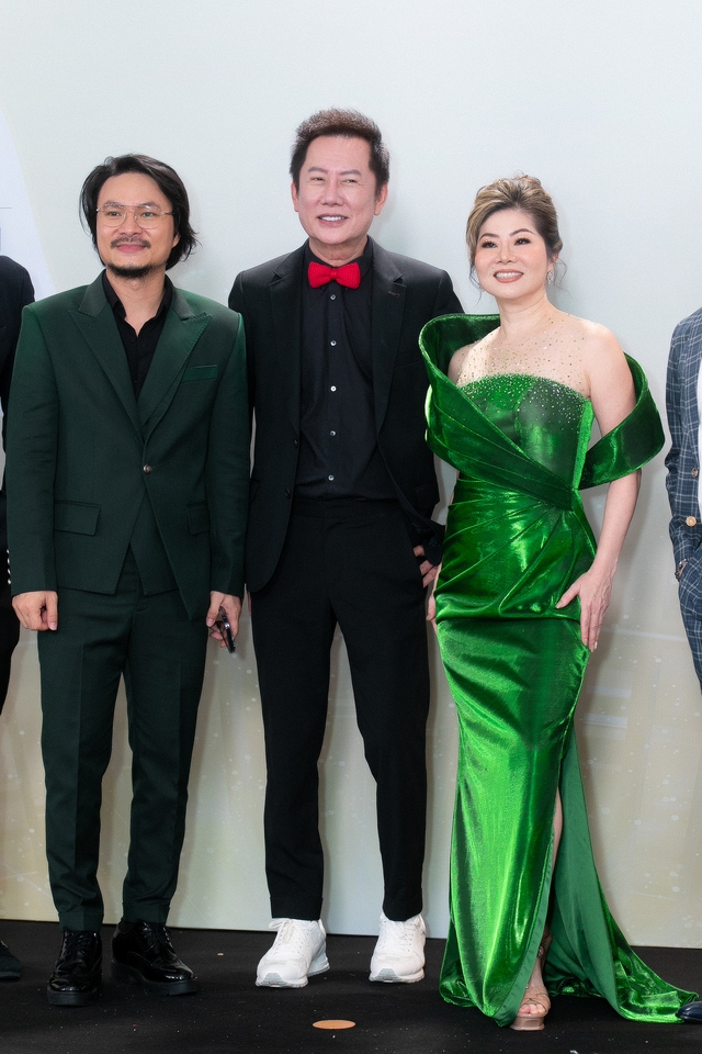 Dàn sao khủng đổ bộ Chung kết Miss Grand Vietnam: Trường Giang hộ tống Nhã Phương, Thùy Tiên - Phương Nhi đọ sắc nét căng - Ảnh 15.