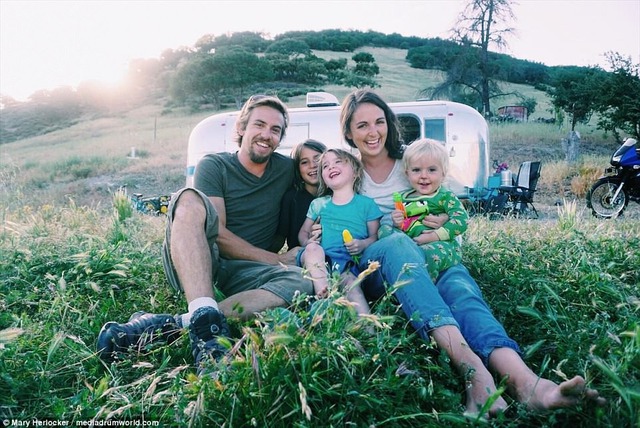 Quá ngán ngẩm cuộc sống hối hả, gia đình 5 người lên xe ô tô phiêu bạt khắp chốn, xem ảnh khiến nhiều người "thèm" - Ảnh 3. Quá ngán ngẩm cuộc sống hối hả, gia đình 5 người lên xe ô tô phiêu bạt khắp chốn, xem ảnh khiến nhiều người "thèm" - Ảnh 3.