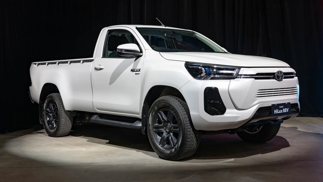 Toyota Hilux thuần điện từng ra mắt Đông Nam Á có thêm thông tin về bản thành phẩm - Ảnh 1.