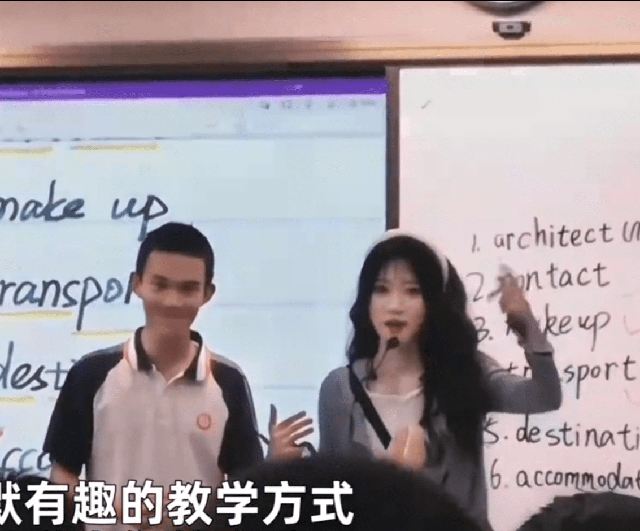 Cô giáo xinh đẹp mời nam sinh lên bục phát biểu, nhìn khung cảnh cư dân mạng phải xấu hổ thay  - Ảnh 1.