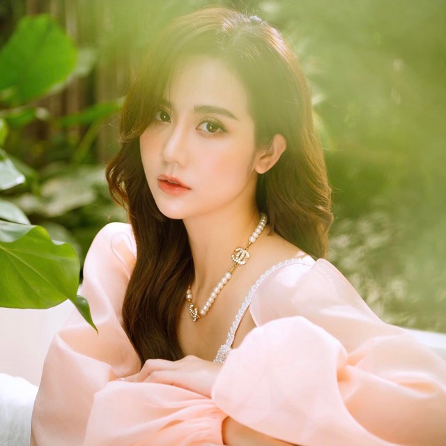Cặp đ&ocirc;i ca sĩ - diễn vi&ecirc;n Vbiz vướng tin hẹn h&ograve;, th&aacute;m tử mạng chỉ r&otilde; chi tiết đ&aacute;ng ngờ? - Ảnh 5.