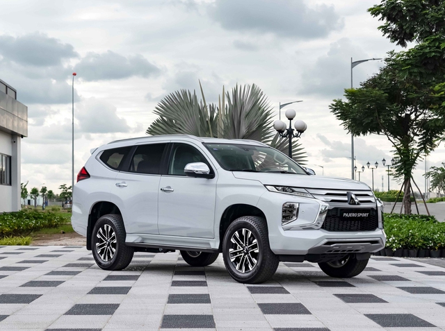 Loạt xe gầm cao phổ thông giảm kỷ lục tại Việt Nam: Cao nhất 400 triệu, CR-V và Kicks liên tục dò 'đáy' - Ảnh 3.
