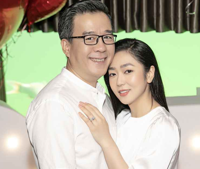 Hôn nhân ồn ào và 1001 câu nói đậm ngôn tình của "vua cá Koi" - Hà Thanh Xuân trước khi đường ai nấy đi - Ảnh 4. Hôn nhân ồn ào và 1001 câu nói đậm ngôn tình của "vua cá Koi" - Hà Thanh Xuân trước khi đường ai nấy đi - Ảnh 4.
