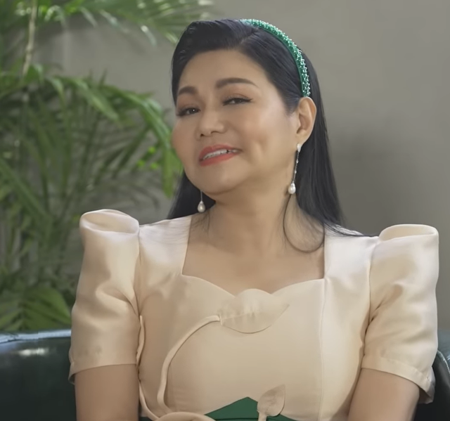 NSƯT Ngọc Huyền: "Đôi khi tôi cực lắm, phải làm tỳ nữ bưng mâm" - Ảnh 1. NSƯT Ngọc Huyền: "Đôi khi tôi cực lắm, phải làm tỳ nữ bưng mâm" - Ảnh 1.