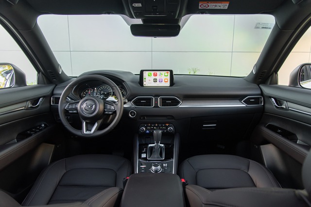 Mazda CX-5 bổ sung bản 2.5L: Giá từ 979 triệu, dẫn động bốn bánh, thêm nỗi lo cho CR-V và Tucson - Ảnh 3. Mazda CX-5 bổ sung bản 2.5L: Giá từ 979 triệu, dẫn động bốn bánh, thêm nỗi lo cho CR-V và Tucson - Ảnh 3.