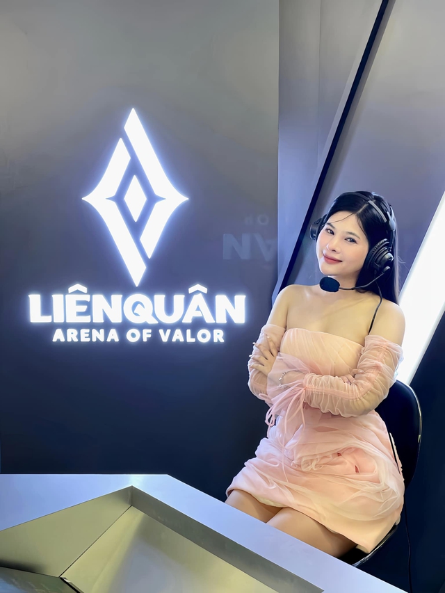 Gọi sai tên tuyển thủ, MC Liên Quân chuyên nghiệp "chữa cháy" như thế nào? - Ảnh 1. Gọi sai tên tuyển thủ, MC Liên Quân chuyên nghiệp "chữa cháy" như thế nào? - Ảnh 1.