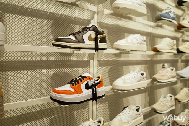 Foot Locker khai trương cửa hàng giày đầu tiên tại Việt Nam - Ảnh 3.
