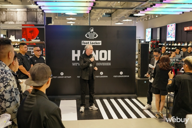 Foot Locker khai trương cửa hàng giày đầu tiên tại Việt Nam - Ảnh 2.
