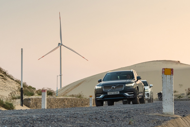 Đi xe sang xuyên Việt không đắt như tưởng tượng, chọn đúng loại còn tiết kiệm hơn xe phổ thông - Ảnh 4. Đi xe sang xuyên Việt không đắt như tưởng tượng, chọn đúng loại còn tiết kiệm hơn xe phổ thông - Ảnh 4.