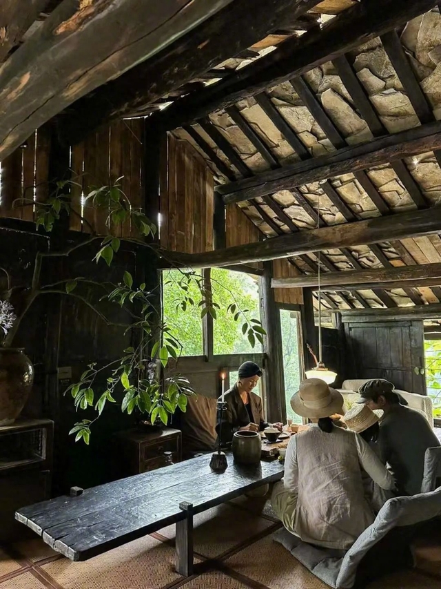 Cặp vợ chồng lên núi thuê căn nhà gỗ cũ hơn 3 triệu đồng/tháng: Làm nơi thưởng trà, tận hưởng cuộc sống nhàn nhã!  - Ảnh 4.