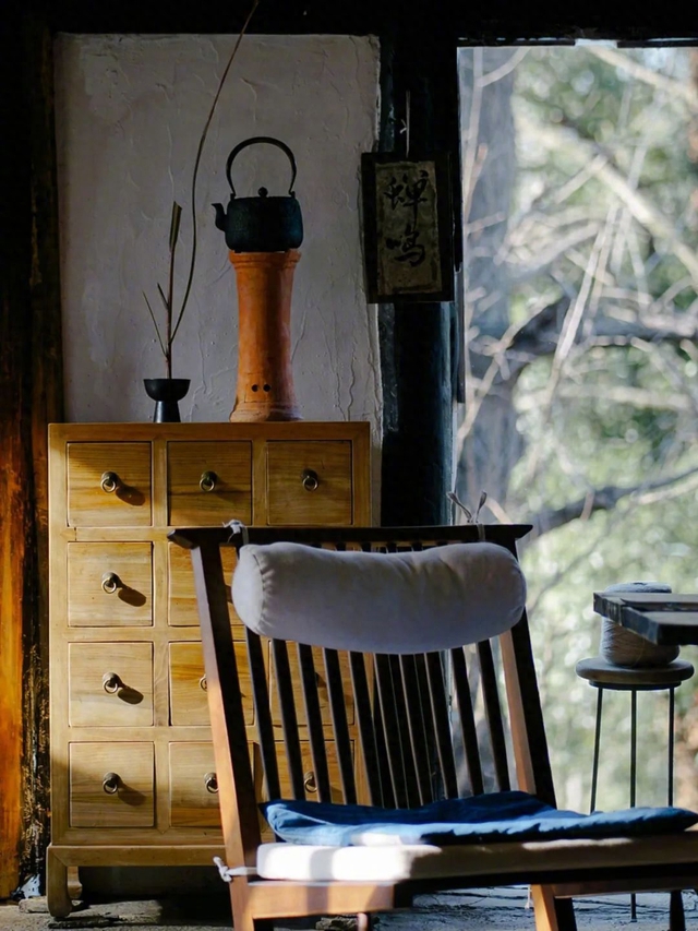 Cặp vợ chồng lên núi thuê căn nhà gỗ cũ hơn 3 triệu đồng/tháng: Làm nơi thưởng trà, tận hưởng cuộc sống nhàn nhã!