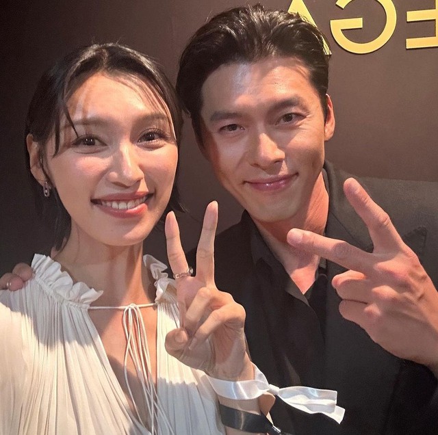 Hyun Bin gây sốt với loạt khoảnh khắc bên gái xinh, Son Ye Jin lập tức bị &quot;gọi tên&quot; - Ảnh 3.
