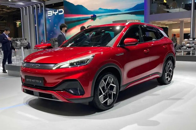 Những hình ảnh cho thấy các hãng xe châu Âu đang dè chừng xe Trung Quốc - Ảnh 2.