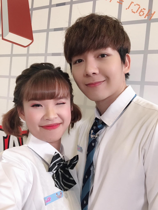 Bích Phương - Khởi My dạo này chăm chỉ quá không quen, netizen trêu: Hai chị hết tiền nạp game rồi à? - Ảnh 2.