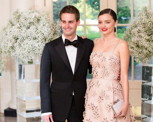 Mang thai lần 4, nhan sắc Miranda Kerr vẫn gây bão xứ Hàn chỉ qua 5 giây khoe bụng bầu- Ảnh 3.