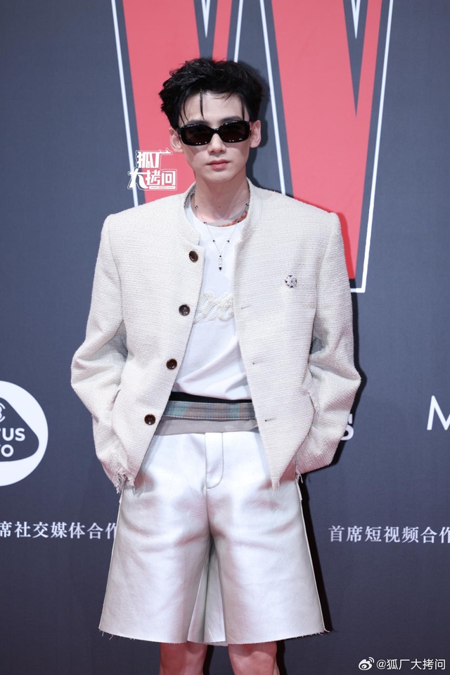 Dương Mịch - Lưu Thi Thi cùng "bật mode" cool, ngồi cạnh nhau mà chiếm hết spotlight dàn mỹ nhân ở event W China- Ảnh 9.