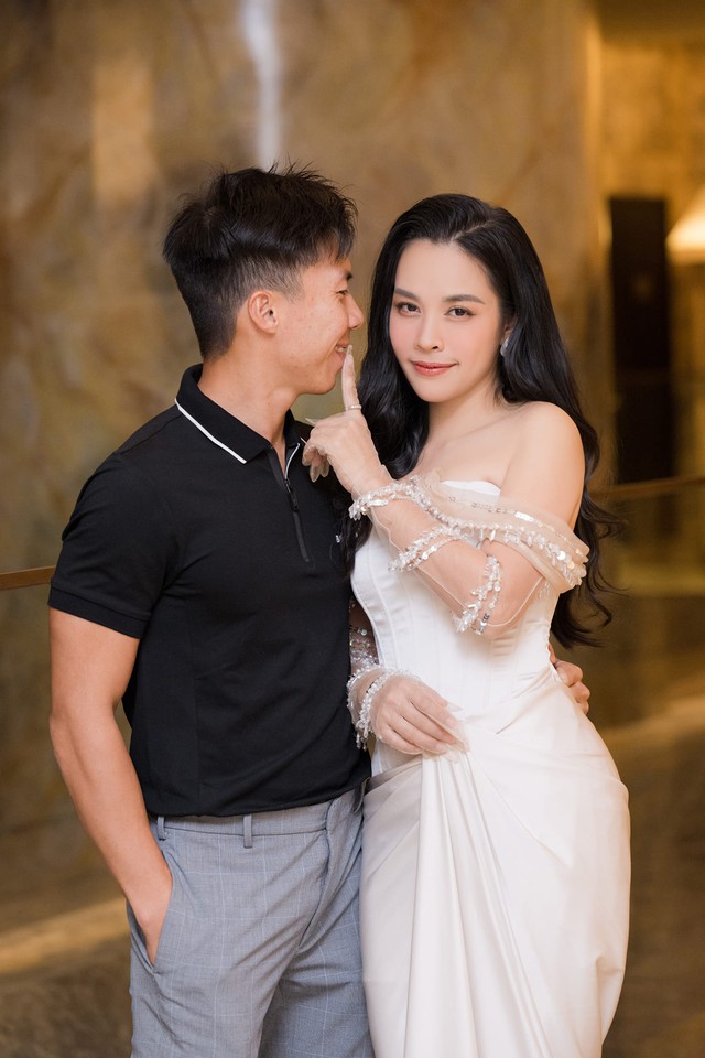 Ngọc Mai - Quốc Nghiệp: Chuyện tình chị - em đến cuộc hôn nhân 8 năm, chồng sẵn sàng làm "osin" cho vợ mọi nơi- Ảnh 6.