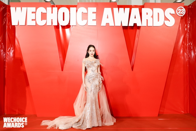"Đại chiến hoa hậu" tại WeChoice Awards 2023: Lương Thuỳ Linh dịu kha, Vũ Thuý Quỳnh - Ngô Bảo Ngọc "chặt đẹp" thảm đỏ- Ảnh 13. "Đại chiến hoa hậu" tại WeChoice Awards 2023: Lương Thuỳ Linh dịu kha, Vũ Thuý Quỳnh - Ngô Bảo Ngọc "chặt đẹp" thảm đỏ- Ảnh 13.