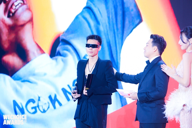 Bài phát biểu cảm ơn của MCK viral khắp MXH, cú ăn 5 lịch sử tại WeChoice Awards quá nhiều cảm xúc!- Ảnh 2.