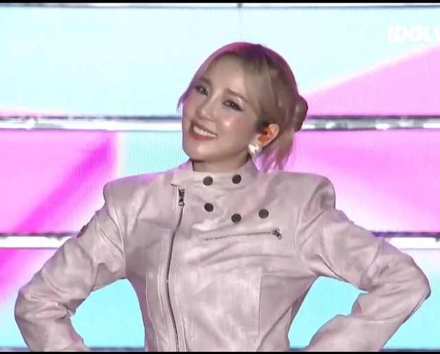 Diện thương hiệu Việt nhảy múa tưng bừng bản hit gần 15 năm tuổi, ai mà tin nữ idol này đã 40 cái xuân xanh?- Ảnh 3. Diện thương hiệu Việt nhảy múa tưng bừng bản hit gần 15 năm tuổi, ai mà tin nữ idol này đã 40 cái xuân xanh?- Ảnh 3.