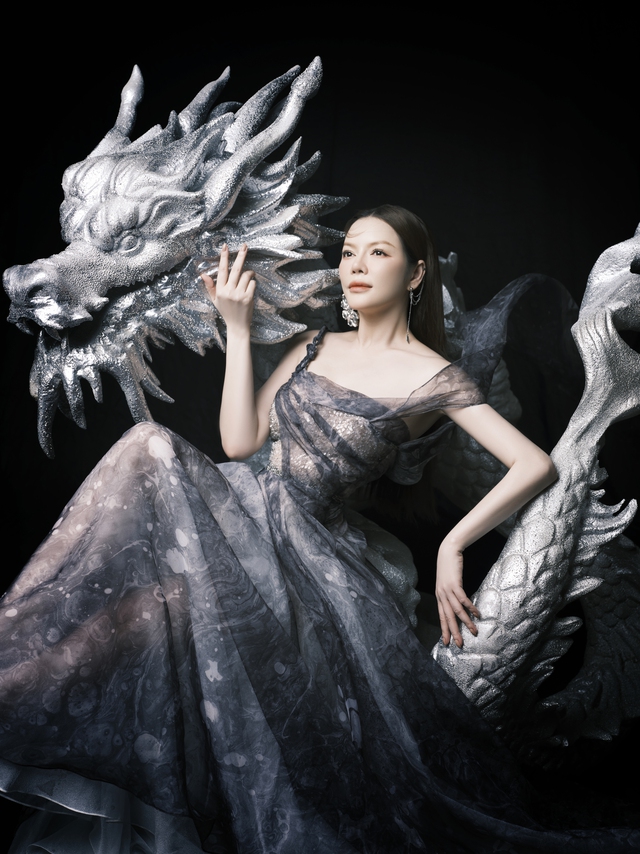 Lý Nhã Kỳ tuổi 42 giàu có vẫn chưa chồng: "Tôi trưởng thành rồi, bớt tham vọng lại"- Ảnh 3. Lý Nhã Kỳ tuổi 42 giàu có vẫn chưa chồng: "Tôi trưởng thành rồi, bớt tham vọng lại"- Ảnh 3.