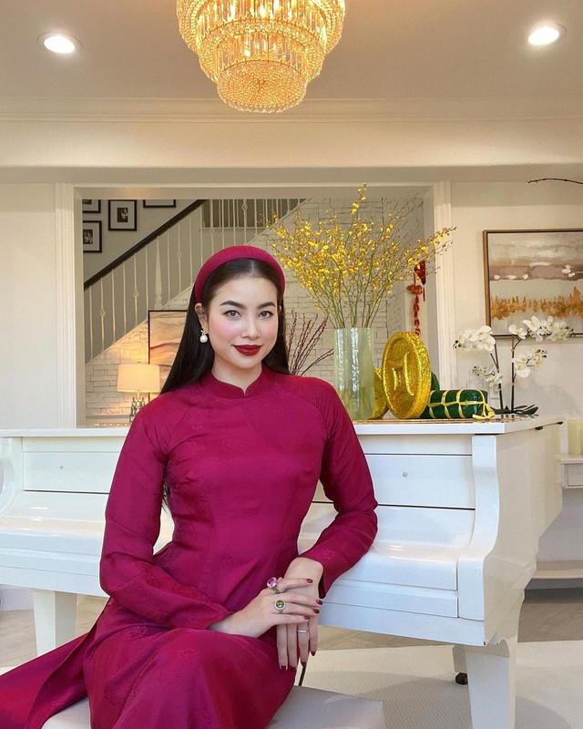 6 năm đón Tết ở xứ cờ hoa, Phạm Hương đều đặn sắm áo dài ship từ Việt Nam sang đất Mỹ- Ảnh 2.