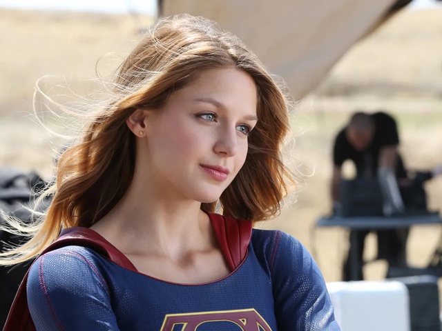 Nhan sắc mỹ nhân mới đóng Supergirl gây tranh cãi, dung mạo ra sao mà bị chê thua xa phiên bản cũ?- Ảnh 2.